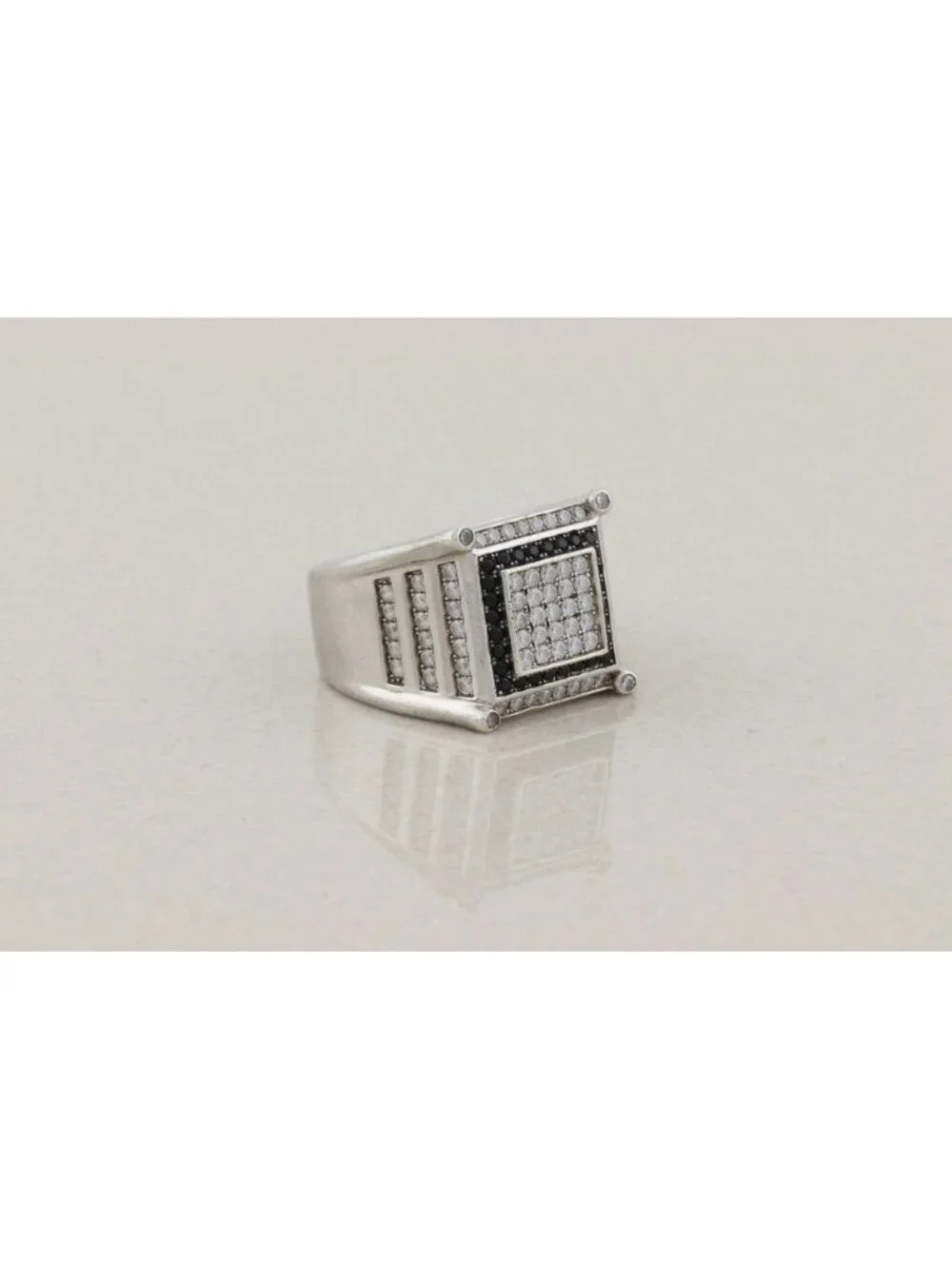Men's Blue & White Cubic Zirconia Ring Size 10 1/4 Mens